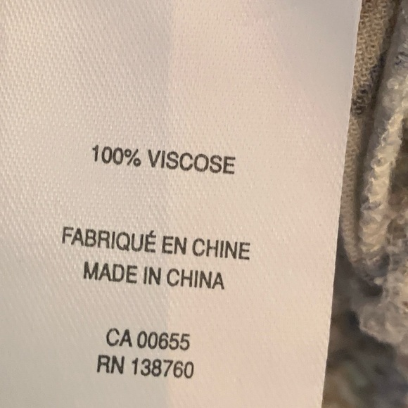 REITMANS Signature Blue Floral Viscose Top - Picture 4 of 6